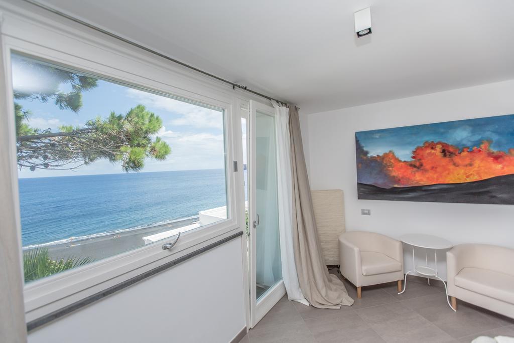 Il Gabbiano Relais In Stromboli Aparthotel Room photo