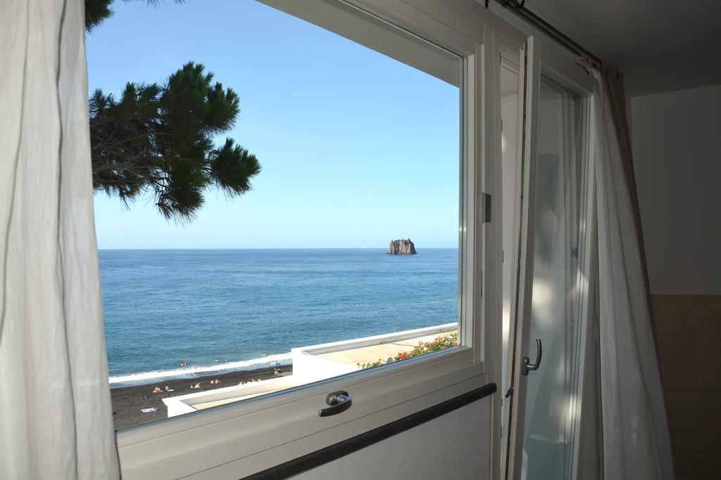 Il Gabbiano Relais In Stromboli Aparthotel Room photo